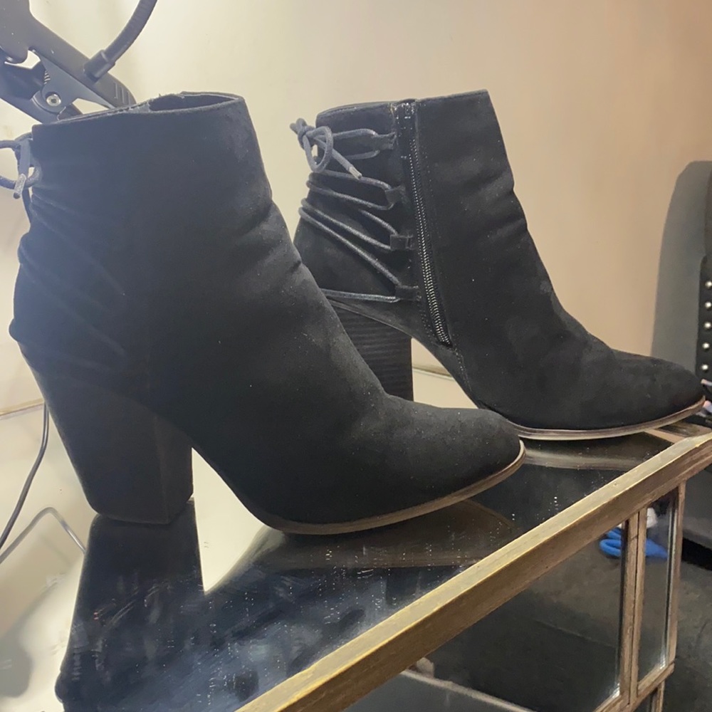 Black bootie